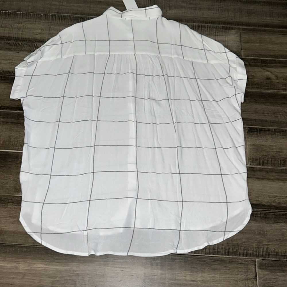 New Fun2Fun Button Up Size L - Picture 3 of 7